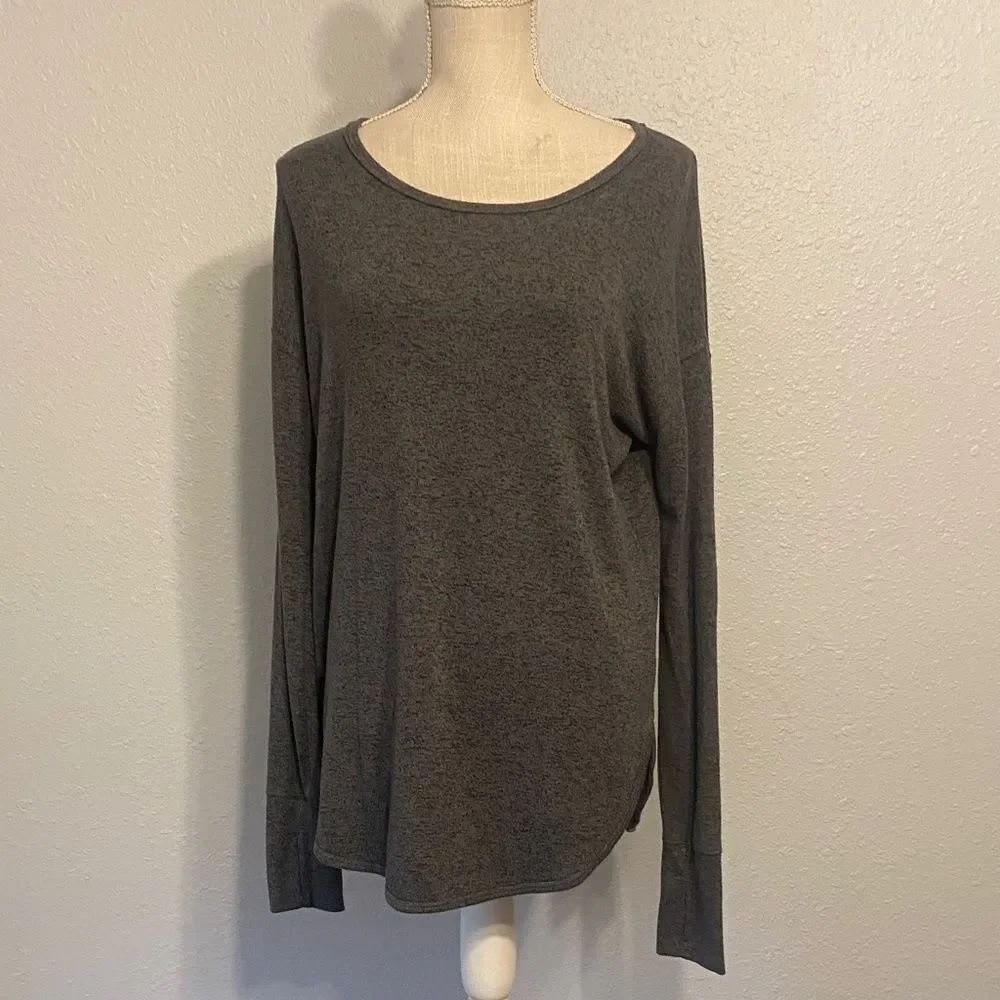 Athleta Heather Gray Uptempo Lightweight Long Sleeve Top Size Medium